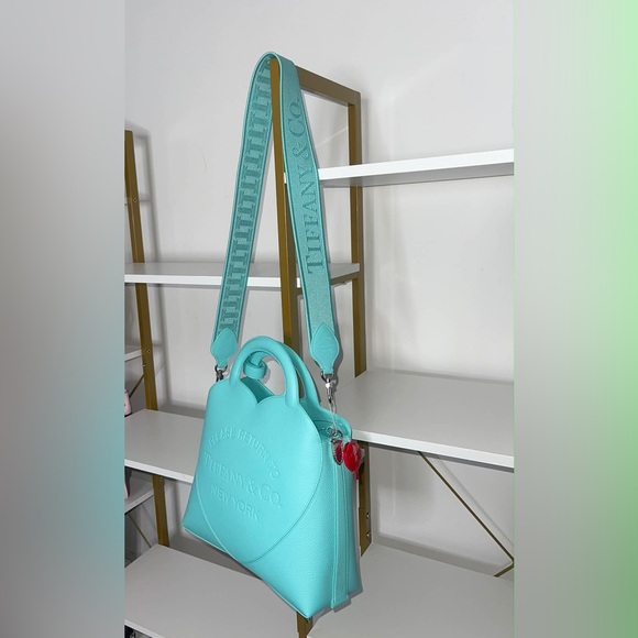 Tiffany & Co. Leather Heart Bag Return To Tiffany Leather Blue New York. NEW - Picture 9 of 11
